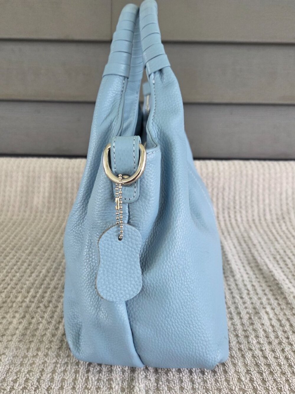 Iswee Genuine Leather Handbag Featuring a Top Handle Design - Robin Egg Blue - Picture 4 of 16